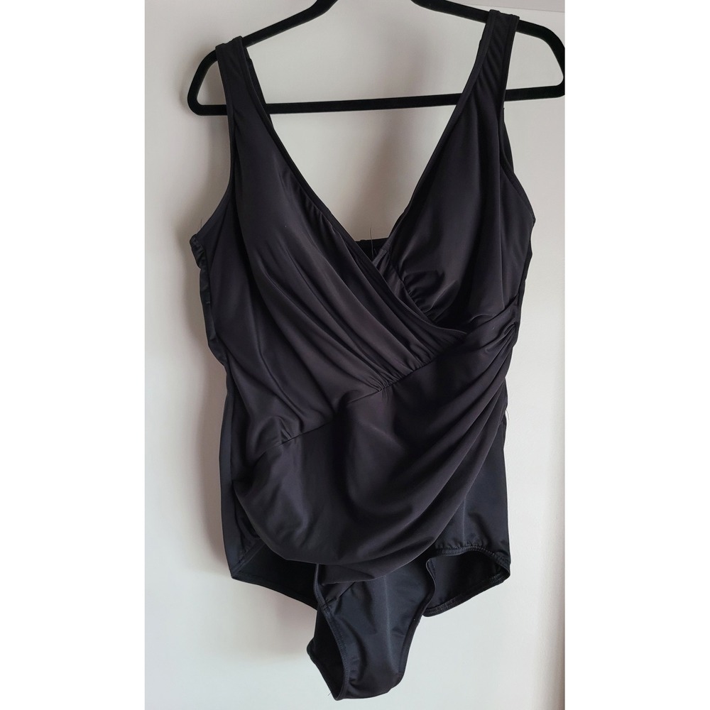 Miraclesuit Women Black Solid V-Neck Sleeveless One Piece Swimsuit Swimwear
